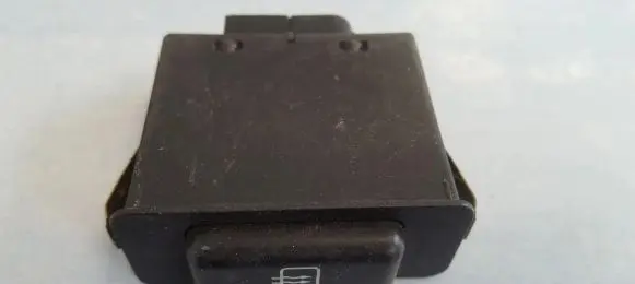 BMW 5 E34 Windscreen/window heater switch 61311384480 6131-1384480