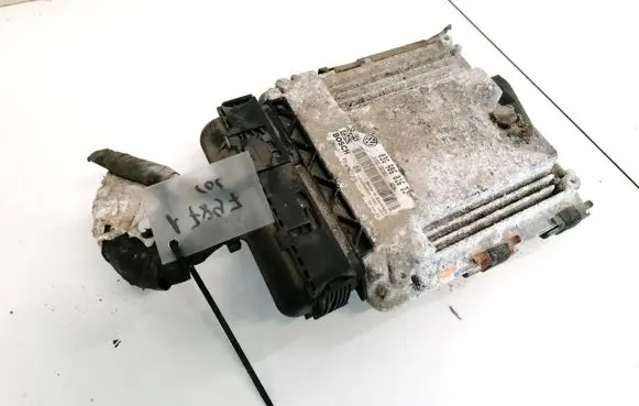 Skoda Octavia Mk2 (1Z) Engine control unit/module 03G906016DJ 0281011883