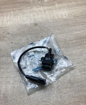 Ford C-MAX I Windshield washer spray nozzle 1831501 7M5116E644A