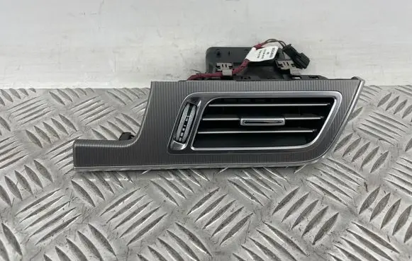 Mercedes-Benz E W212 Dashboard side air vent grill/cover trim 2124404050 260912Q02 DB5E523111