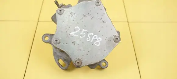 Ford Focus Vacuum pump BM5G2A451FB JQDB