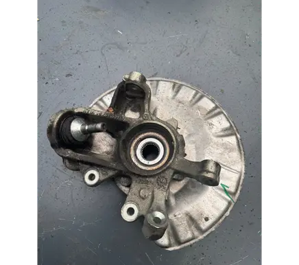 Mercedes-Benz CLS C218 X218 Rear wheel hub A1663570105