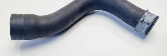 Mercedes-Benz Vito Viano W639 Engine coolant pipe/hose A6395016782