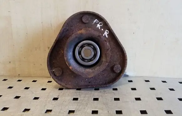 Toyota Corolla Verso AR10 Coil spring mount 