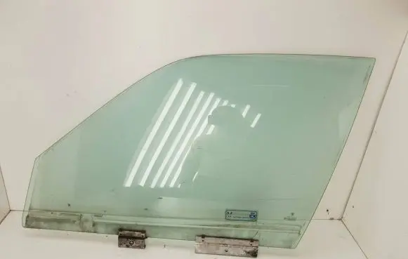 BMW 5 E34 Front door window glass four-door 43R001352 DOT448AS2M2