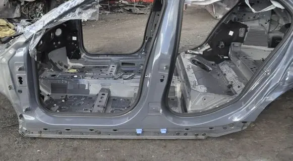BMW 1 F40 Pillar (middle) 