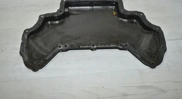 Mercedes-Benz CLS C219 Oil sump 2720100128