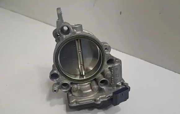 BMW 2 F22 F23 Throttle valve 8623324
