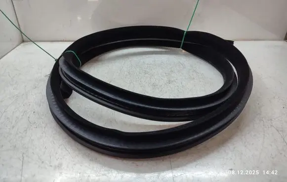 Jaguar XJ X351 Front door rubber seal 