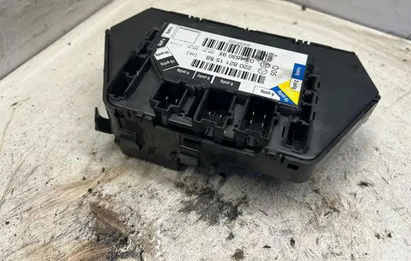 Mercedes-Benz S W220 Door control unit/module 2208211558