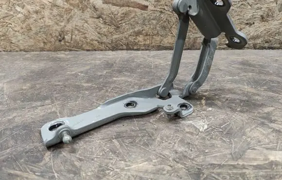 Jaguar XJ X350 Tailgate/trunk/boot hinge 311PBD3E