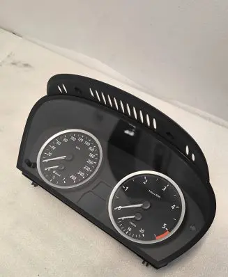 BMW 5 E60 E61 Speedometer (instrument cluster) 6983153 62116983153 110080218