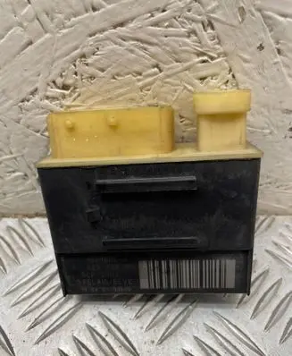 Peugeot 5008 Glow plug pre-heat relay 9662570880