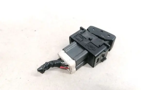 Nissan X-Trail T30 Seat heating switch
