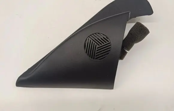 Front door high frequency speaker
