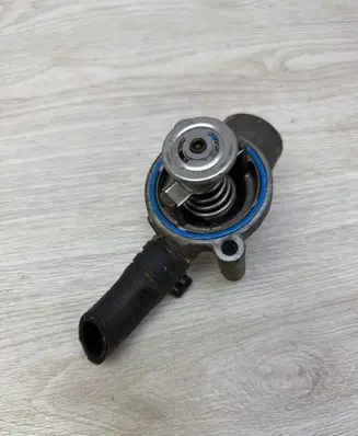 Cadillac SRX Thermostat/thermostat housing 