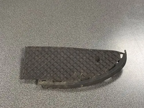 Mercedes-Benz C W202 Front bumper lower grill A2028800705