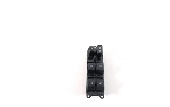 Mitsubishi Eclipse Cross Electric window control switch 8608A575