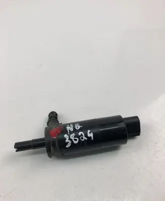 BMW 5 E60 E61 Windscreen/windshield washer pump 6973097