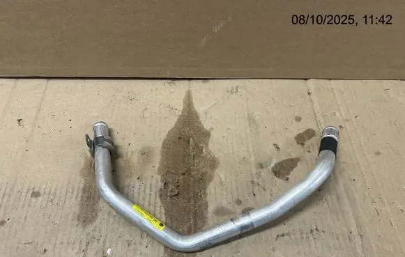Engine coolant pipe/hose