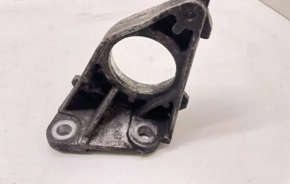 Nissan Primera Driveshaft support bearing bracket 82001875
