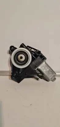Volvo V40 Front door window regulator motor