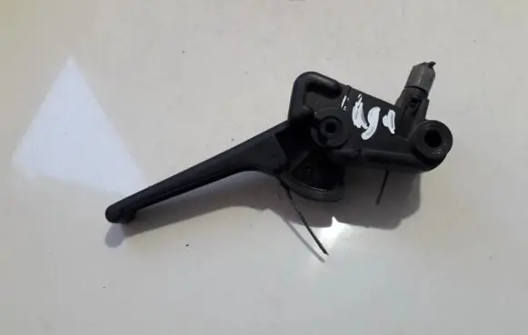 Peugeot 406 Engine bonnet (hood) release handle