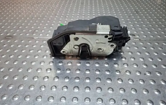 BMW 5 E60 E61 Front door lock S26371770 7167074