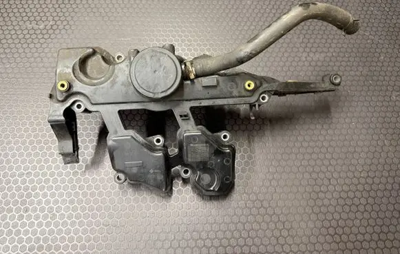 Nissan X-Trail T31 Oil breather separator 8200673395