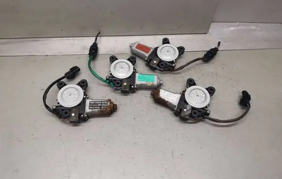 Hyundai Santa Fe Front door window regulator motor 9881026200 9881026100 9882026200