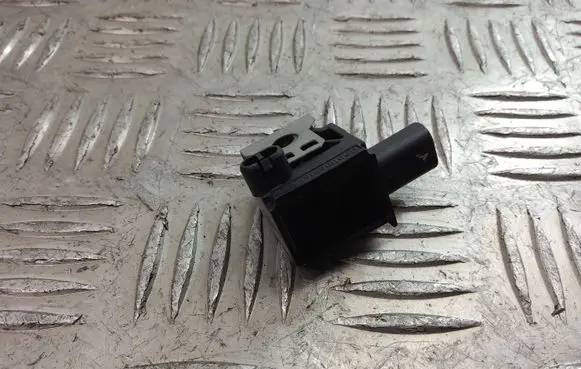 BMW 5 F10 F11 Airbag deployment crash/impact sensor 9224177