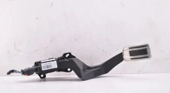 Opel Mokka B Accelerator throttle pedal 9837891980