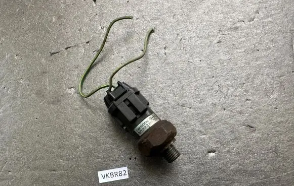 Nissan Patrol Y61 Air conditioning (A/C) air dryer 58992-65794
