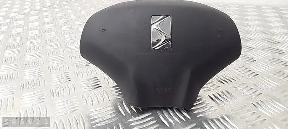 Steering wheel airbag