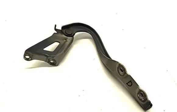 Engine bonnet/hood hinges