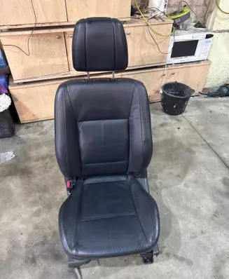 Mitsubishi Shogun Front driver seat