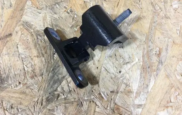 Porsche Cayenne (9Y0 9Y3) Tailgate/trunk/boot hinge 8U0827299E