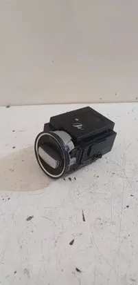 Volkswagen PASSAT B6 Ignition lock contact 3C0905843