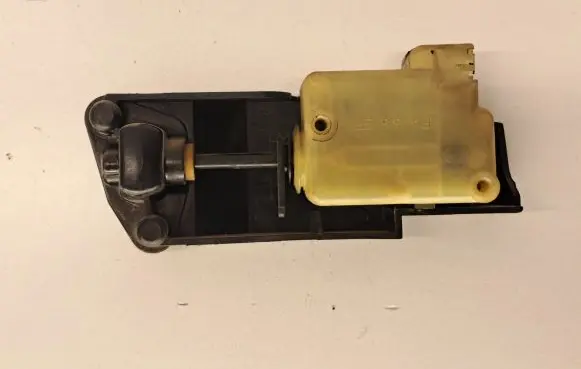 Fuel tank cap lock motor