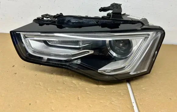 Audi A5 Headlight/headlamp 8T0941005c
