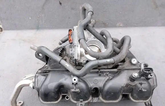 Toyota Prius (XW50) Intake manifold 1710137060 2203037060