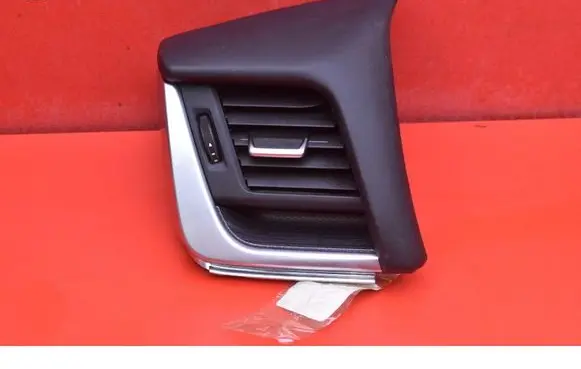Nissan Qashqai Dashboard side air vent grill/cover trim 687616RR1A