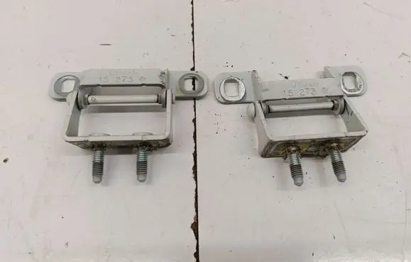 Jeep Cherokee Tailgate/trunk/boot hinge