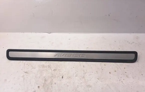 Toyota Avensis T270 Side skirt front trim 6791205030