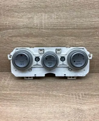 Nissan Qashqai Climate control unit Y01435D