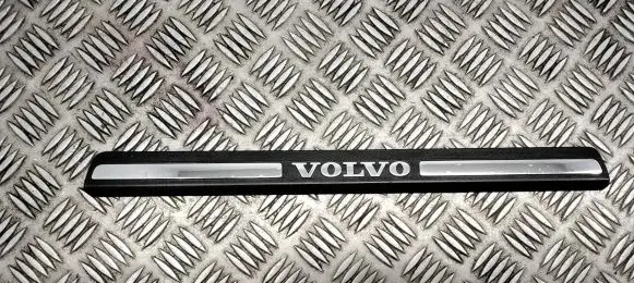 Volvo V70 Side skirt front trim 8659960