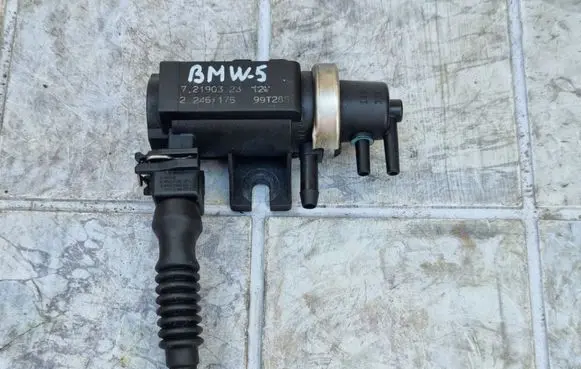 BMW 5 E39 Turbo solenoid valve 72190323 2246175 99T285