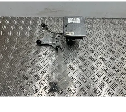 BMW M5 F90 ABS Pump 8099353