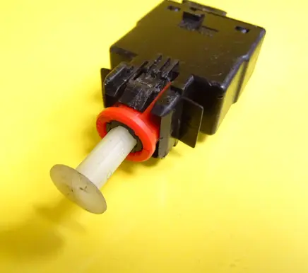 BMW 5 E34 Brake pedal sensor switch 8360420