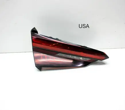 Tailgate rear/tail lights